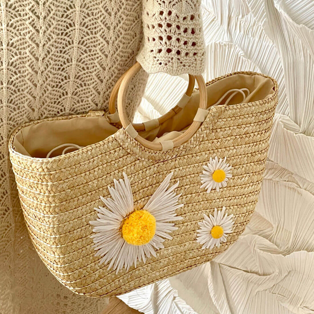 Stella Ring Handle Woven Straw Daisy Clutch bags WAAMII   